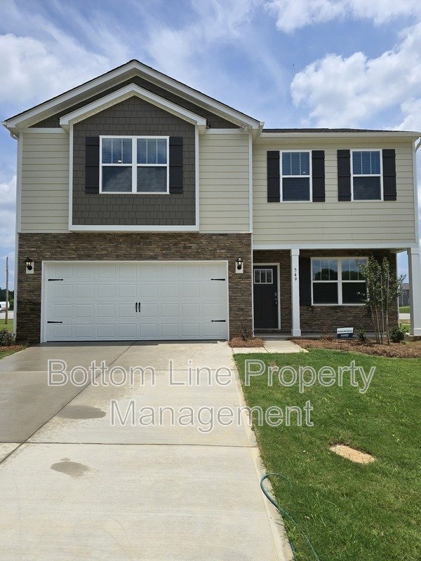 Luxury New Construction with Open Floor Plan & 4 Spacious Bedrooms property image