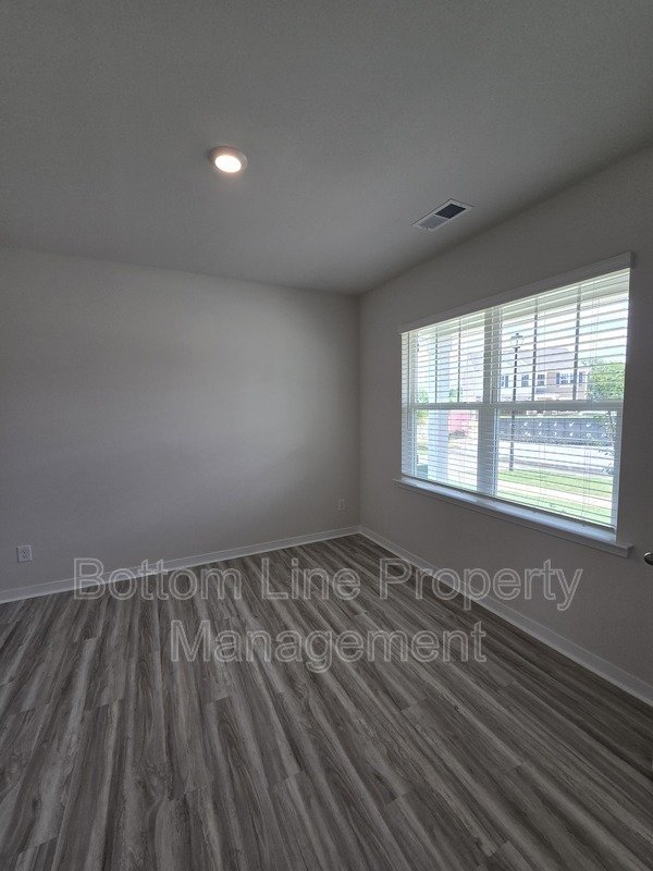Luxury New Construction with Open Floor Plan & 4 Spacious Bedrooms property image