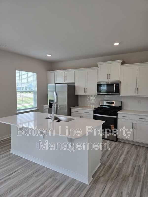 Luxury New Construction with Open Floor Plan & 4 Spacious Bedrooms property image