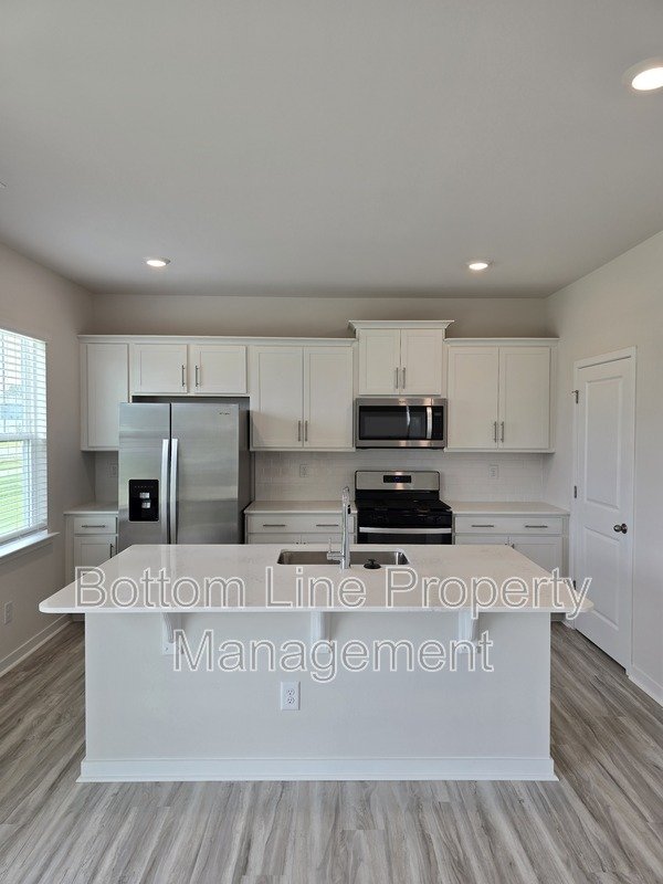 Luxury New Construction with Open Floor Plan & 4 Spacious Bedrooms property image