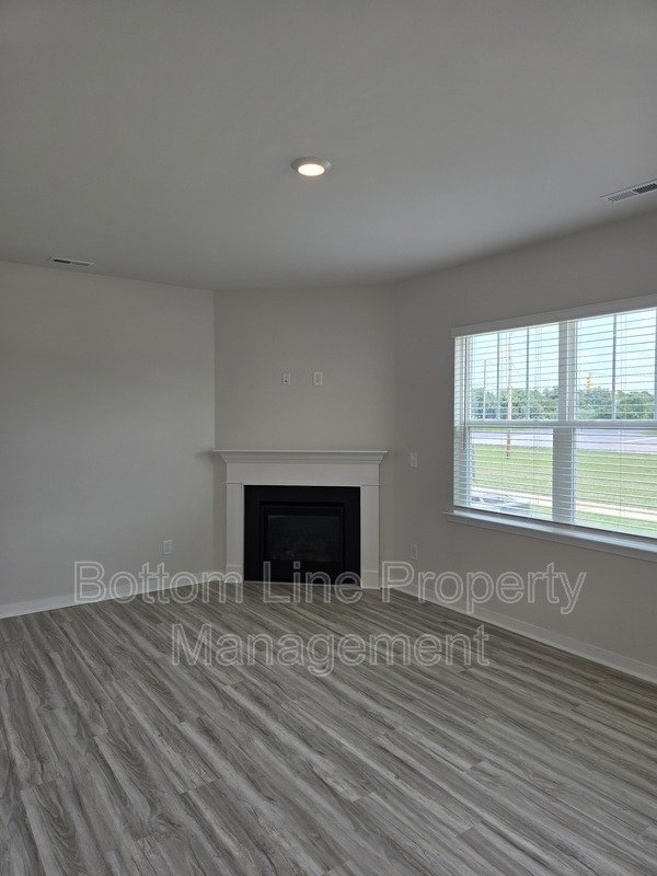 Luxury New Construction with Open Floor Plan & 4 Spacious Bedrooms property image