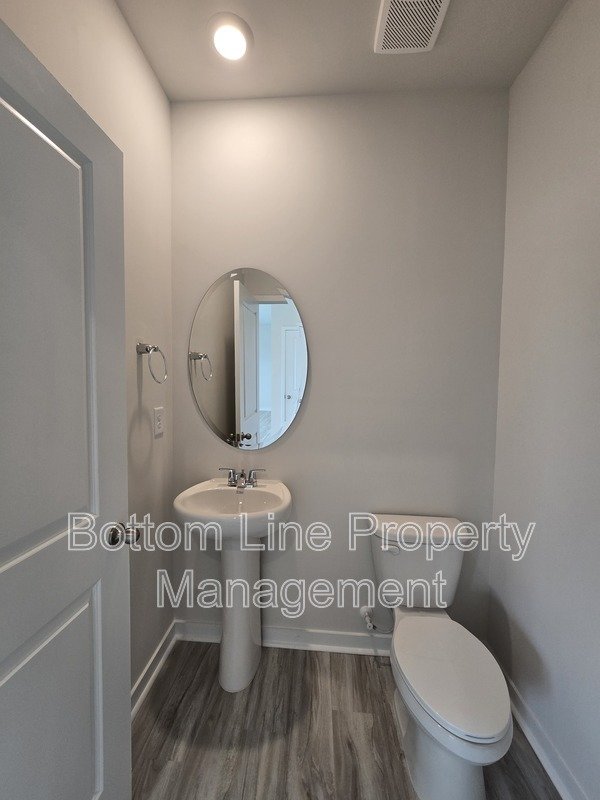 Luxury New Construction with Open Floor Plan & 4 Spacious Bedrooms property image
