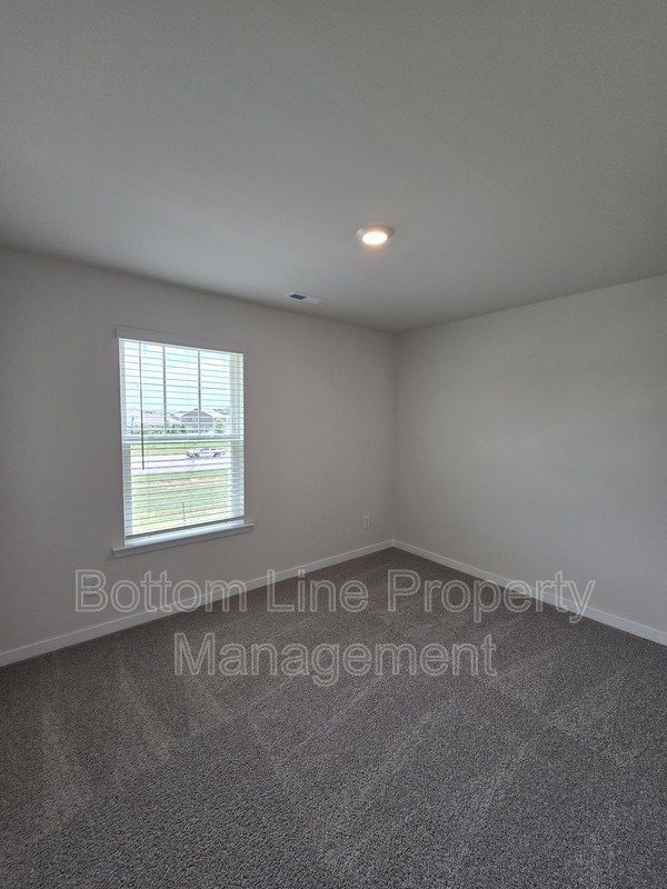 Luxury New Construction with Open Floor Plan & 4 Spacious Bedrooms property image