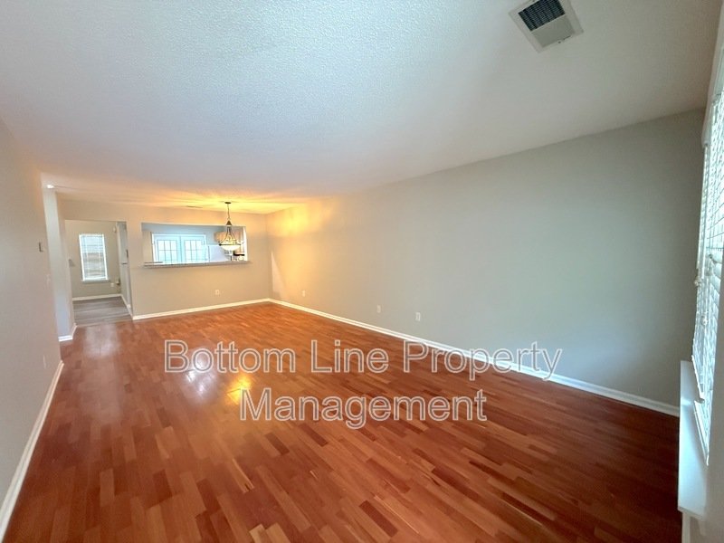 Modern 3BR/3BA Townhome with Garage and Patio property image