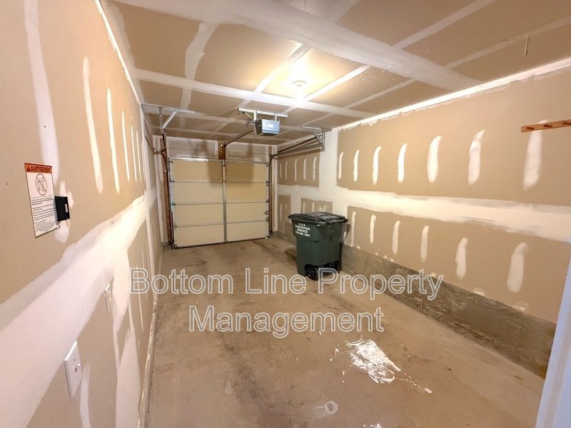 Modern 3BR/3BA Townhome with Garage and Patio property image