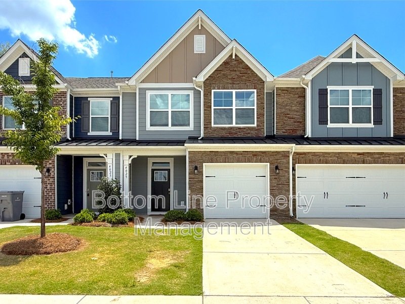 COMING SOON! 3BR 2.5 BA Townhome with Amazing Community Features! property image