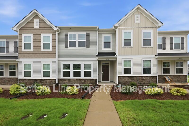 Beautiful 3BR/2.5BA Raleigh Home | 2-Car Garage | Quartz Counters property image