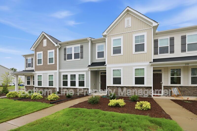 Beautiful 3BR/2.5BA Raleigh Home | 2-Car Garage | Quartz Counters property image