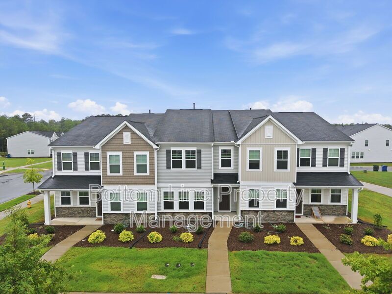 Beautiful 3BR/2.5BA Raleigh Home | 2-Car Garage | Quartz Counters property image