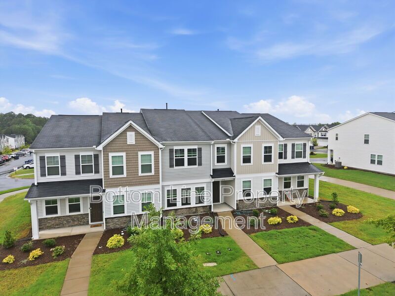 Beautiful 3BR/2.5BA Raleigh Home | 2-Car Garage | Quartz Counters property image
