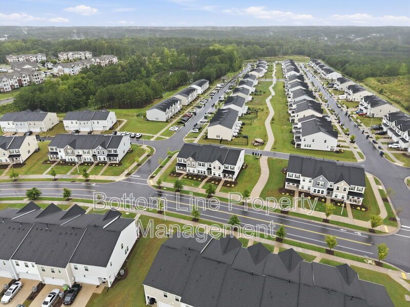 Beautiful 3BR/2.5BA Raleigh Home | 2-Car Garage | Quartz Counters property image