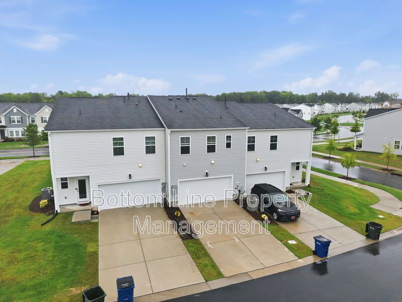 Beautiful 3BR/2.5BA Raleigh Home | 2-Car Garage | Quartz Counters property image