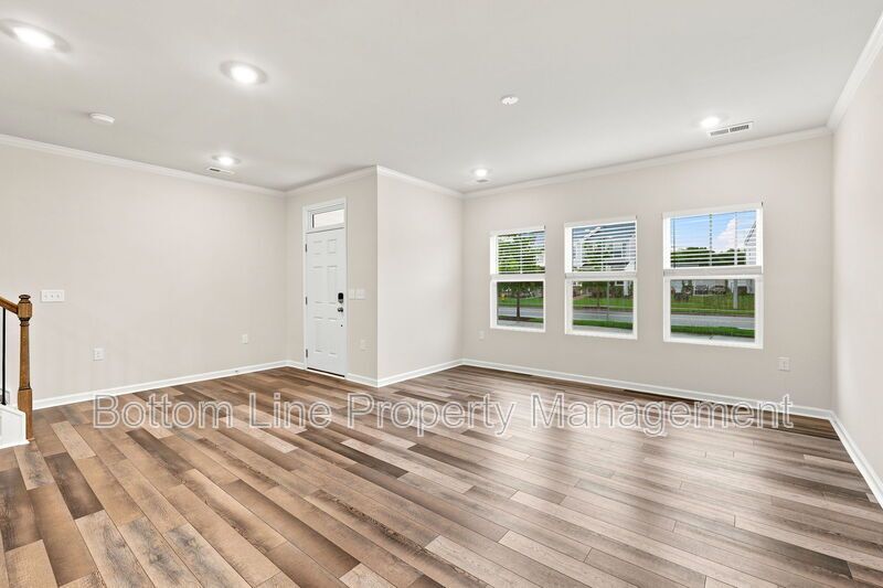 Beautiful 3BR/2.5BA Raleigh Home | 2-Car Garage | Quartz Counters property image