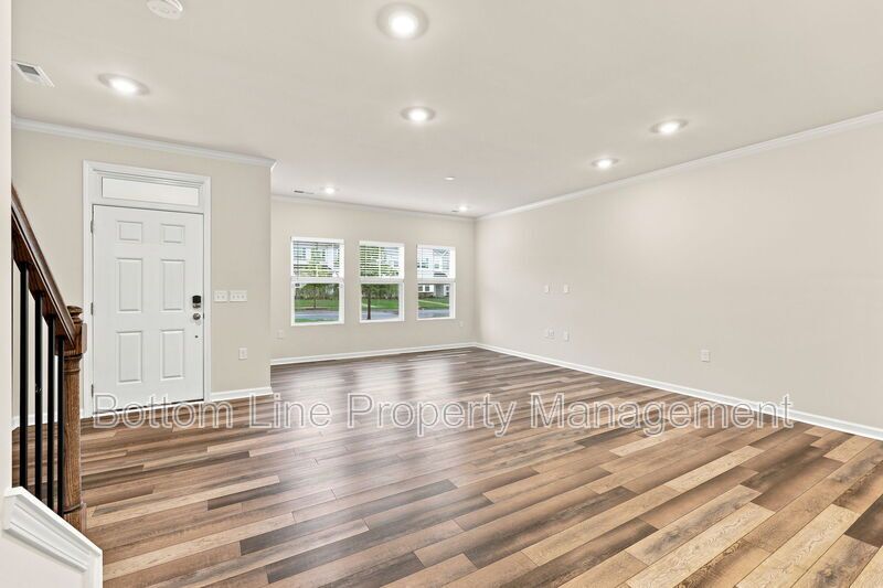 Beautiful 3BR/2.5BA Raleigh Home | 2-Car Garage | Quartz Counters property image