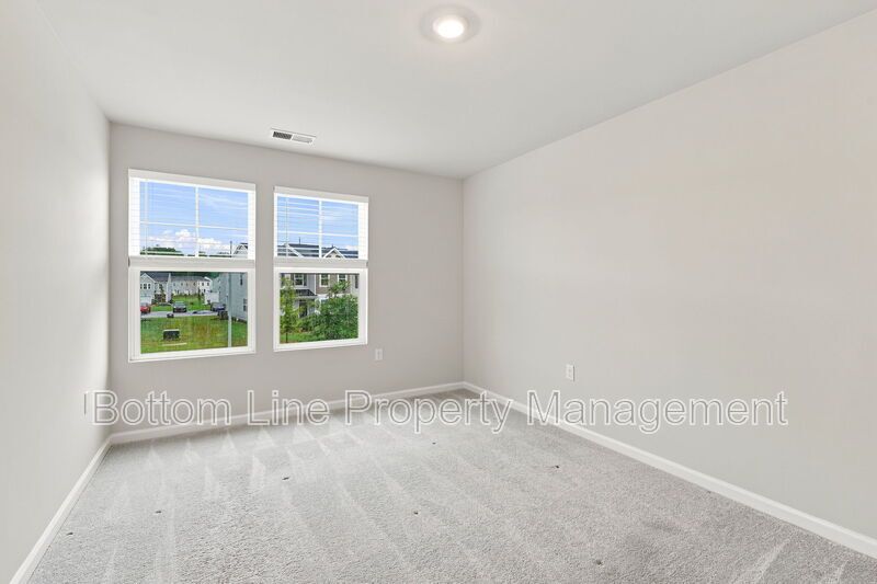 Beautiful 3BR/2.5BA Raleigh Home | 2-Car Garage | Quartz Counters property image