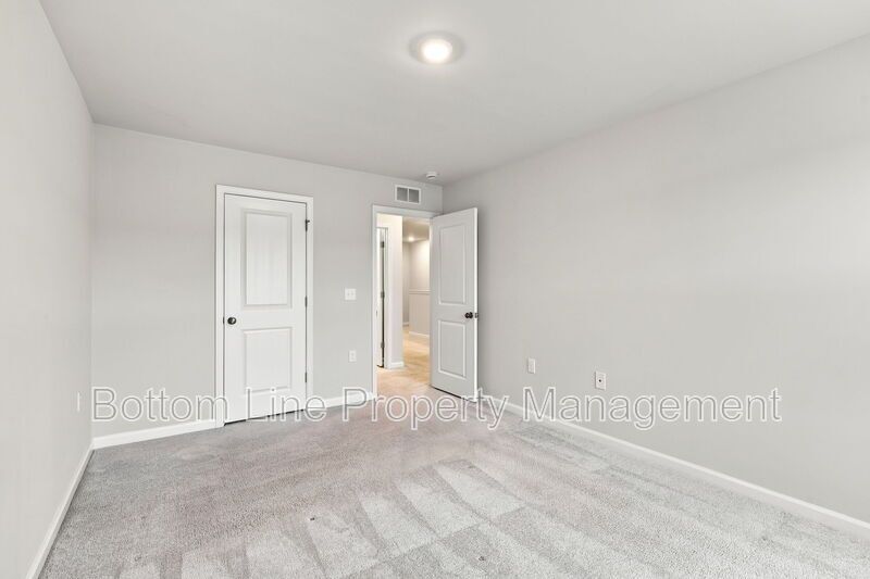 Beautiful 3BR/2.5BA Raleigh Home | 2-Car Garage | Quartz Counters property image