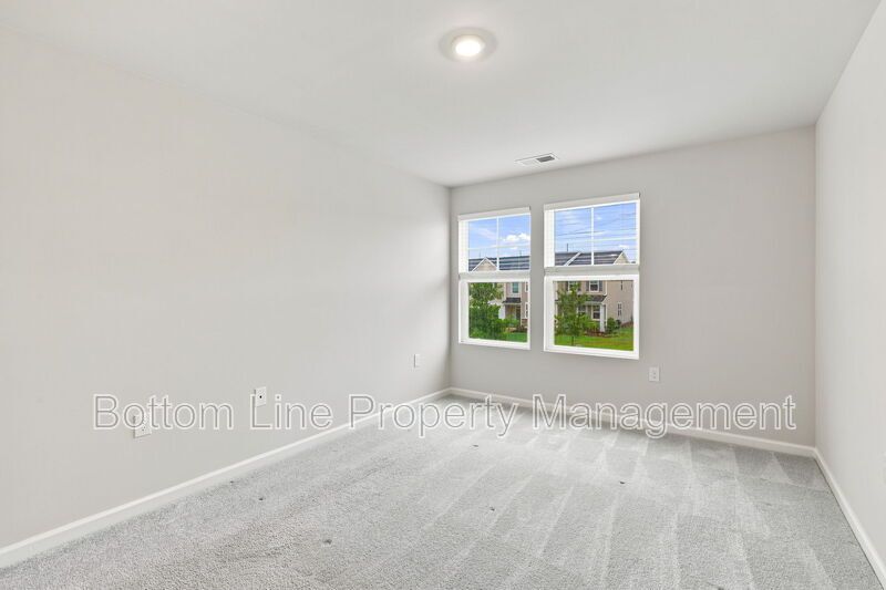 Beautiful 3BR/2.5BA Raleigh Home | 2-Car Garage | Quartz Counters property image