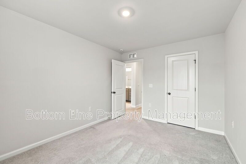 Beautiful 3BR/2.5BA Raleigh Home | 2-Car Garage | Quartz Counters property image