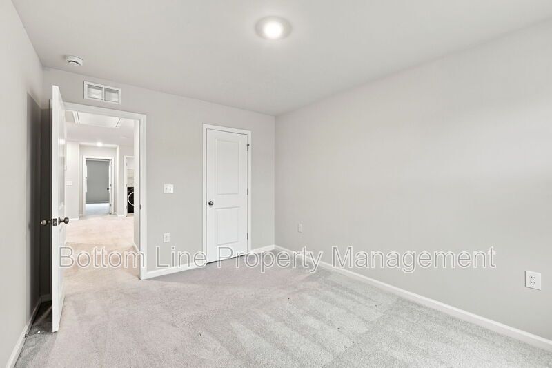Beautiful 3BR/2.5BA Raleigh Home | 2-Car Garage | Quartz Counters property image