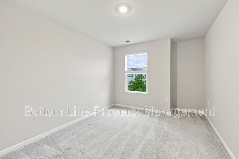 Beautiful 3BR/2.5BA Raleigh Home | 2-Car Garage | Quartz Counters property image