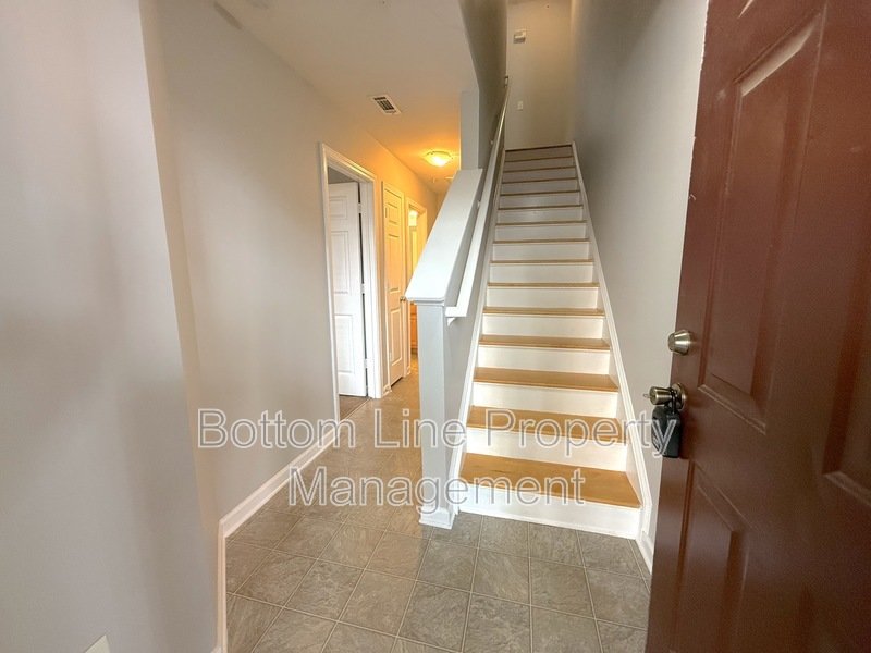 🏡 Spacious 3-Bedroom Townhome in Charlotte’s Elizabeth Neighborhood property image