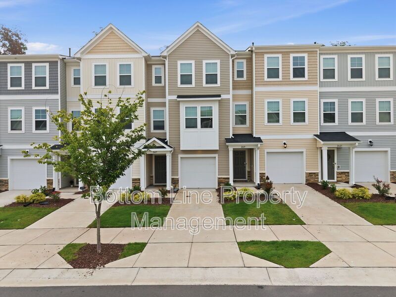 Modern 3BR Townhome in Pool Community | 1-Car Garage | Quartz Counters | Luxury Primary Suite property image