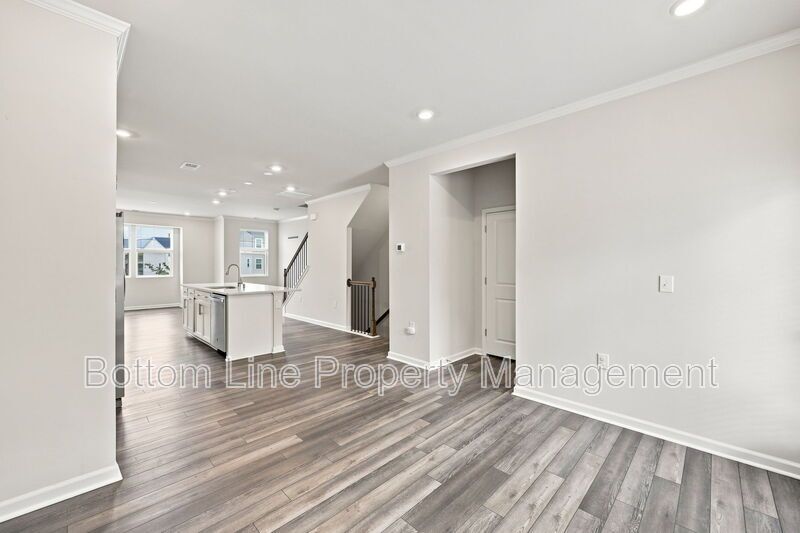 Modern 3BR Townhome in Pool Community | 1-Car Garage | Quartz Counters | Luxury Primary Suite property image