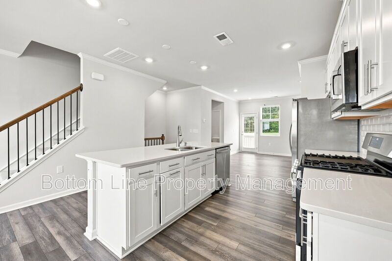 Modern 3BR Townhome in Pool Community | 1-Car Garage | Quartz Counters | Luxury Primary Suite property image