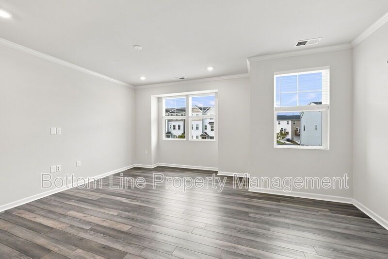Modern 3BR Townhome in Pool Community | 1-Car Garage | Quartz Counters | Luxury Primary Suite property image