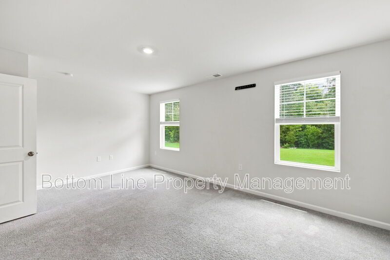 Modern 3BR Townhome in Pool Community | 1-Car Garage | Quartz Counters | Luxury Primary Suite property image