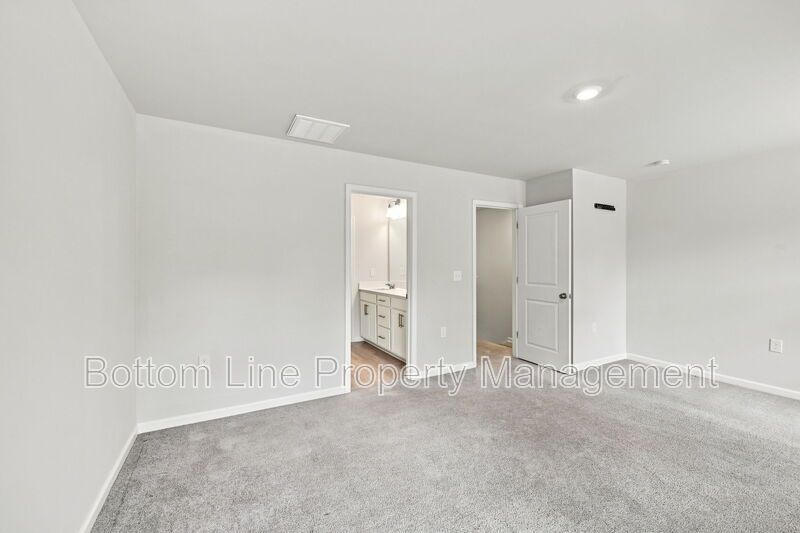 Modern 3BR Townhome in Pool Community | 1-Car Garage | Quartz Counters | Luxury Primary Suite property image