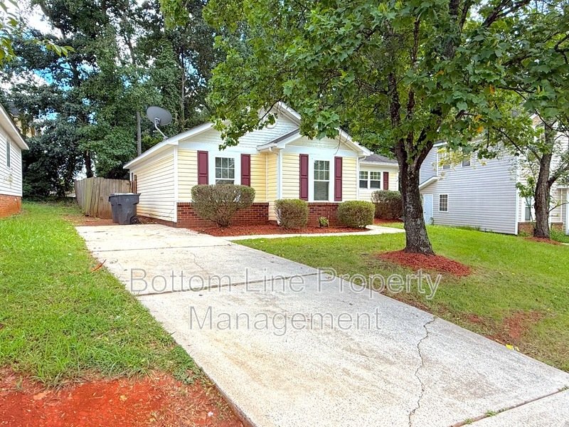 3BR 2 BA Ranch Home in great Location! Move-in Ready property image