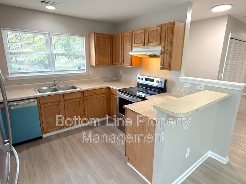 3BR 2 BA Ranch Home in great Location! Move-in Ready property image