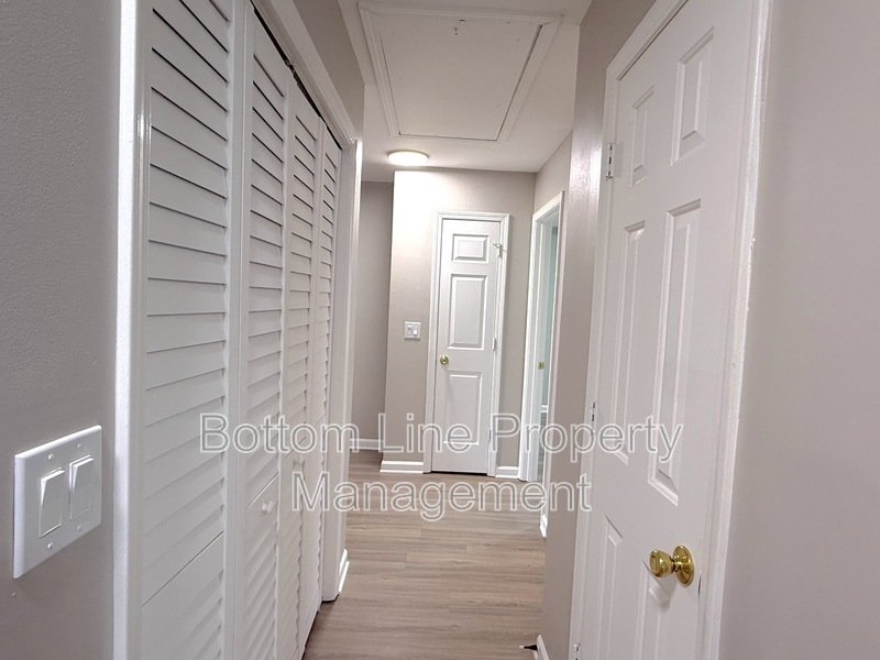 3BR 2 BA Ranch Home in great Location! Move-in Ready property image