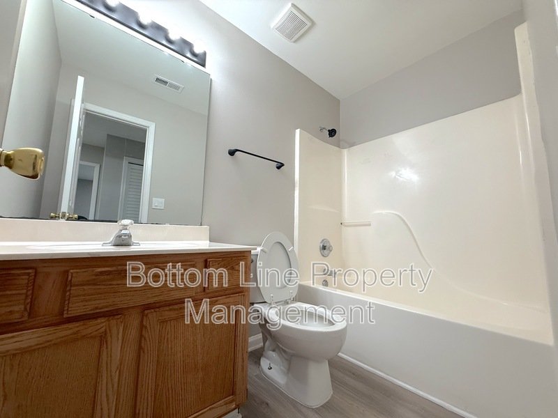 3BR 2 BA Ranch Home in great Location! Move-in Ready property image