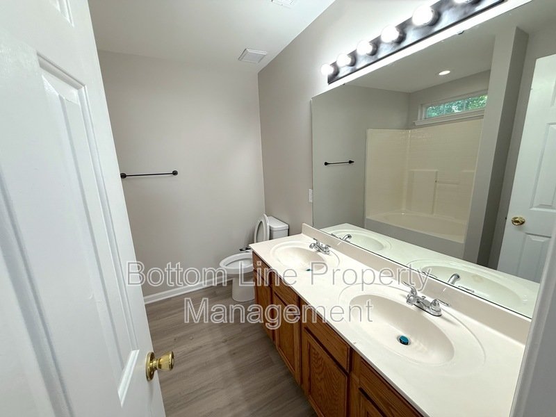 3BR 2 BA Ranch Home in great Location! Move-in Ready property image