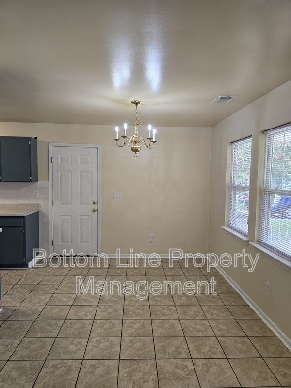 Charming 4BR Home with Spacious Yard – Prime Charlotte Location property image