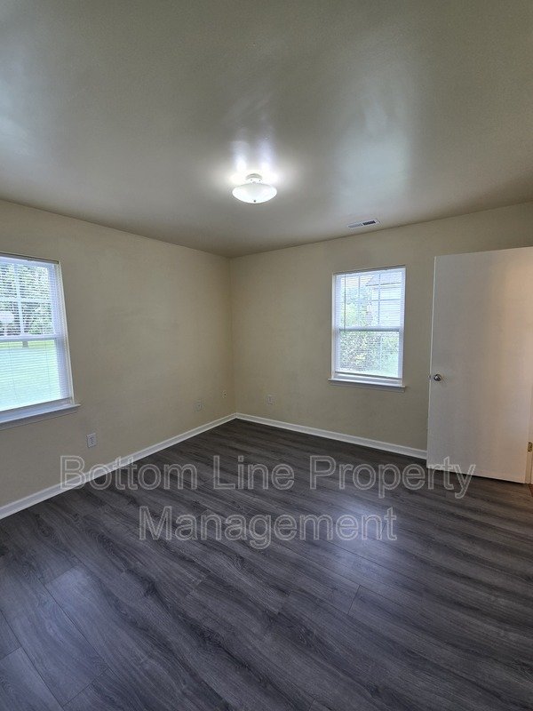 Charming 4BR Home with Spacious Yard – Prime Charlotte Location property image