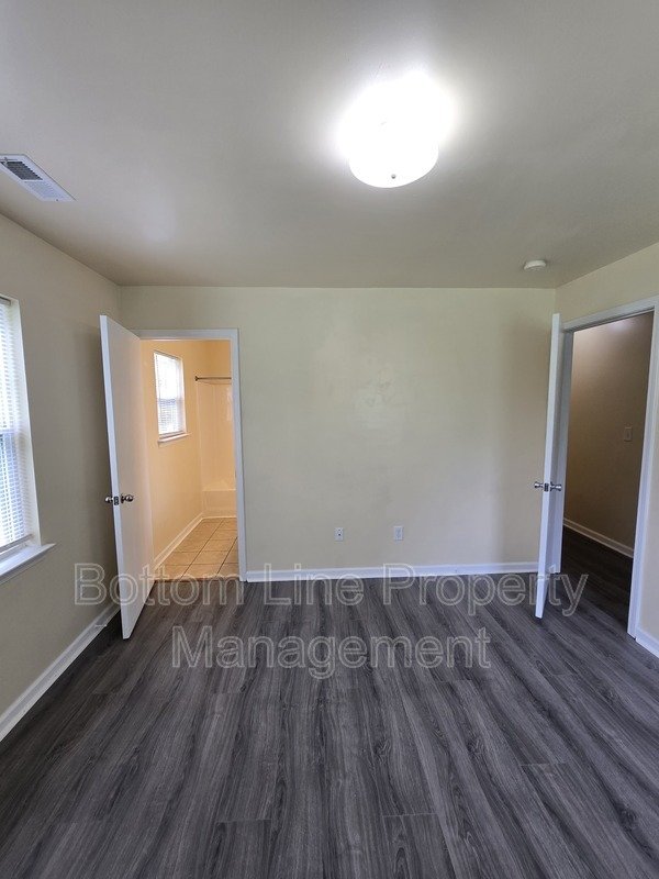 Charming 4BR Home with Spacious Yard – Prime Charlotte Location property image