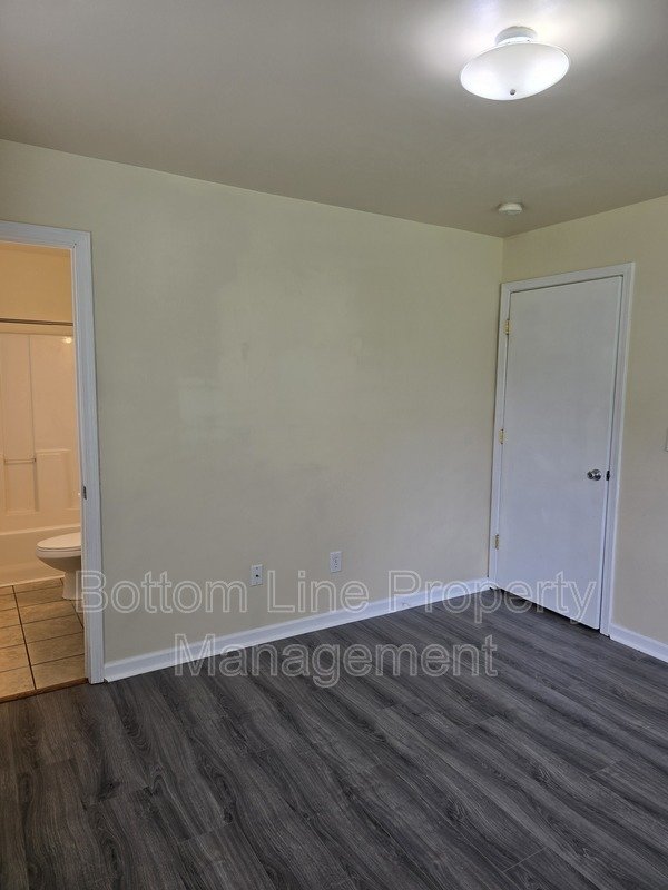 Charming 4BR Home with Spacious Yard – Prime Charlotte Location property image