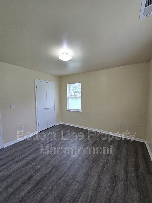 Charming 4BR Home with Spacious Yard – Prime Charlotte Location property image