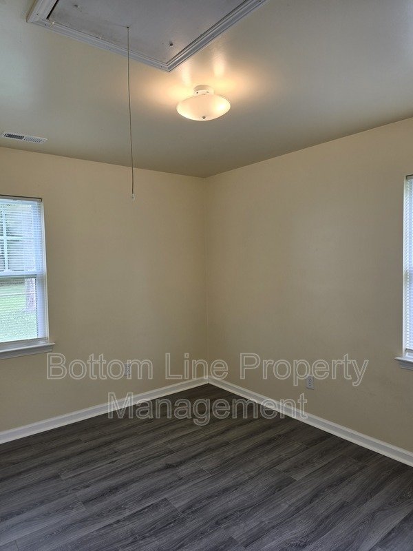 Charming 4BR Home with Spacious Yard – Prime Charlotte Location property image