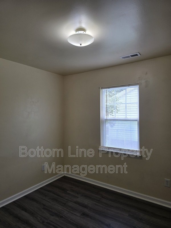 Charming 4BR Home with Spacious Yard – Prime Charlotte Location property image