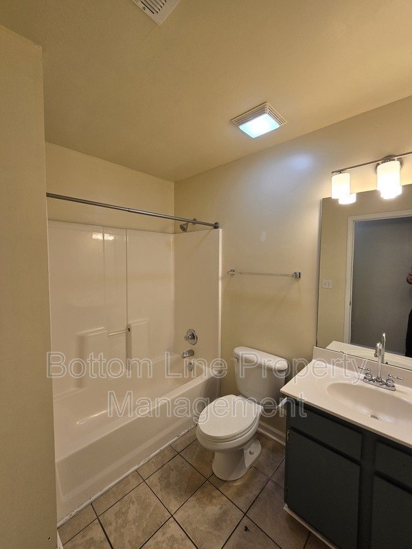 Charming 4BR Home with Spacious Yard – Prime Charlotte Location property image