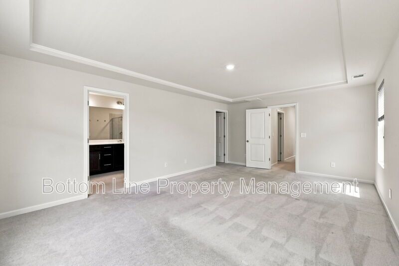 Spacious 3-Bedroom Raleigh Townhome with Screened Porch & 1-Car Garage property image