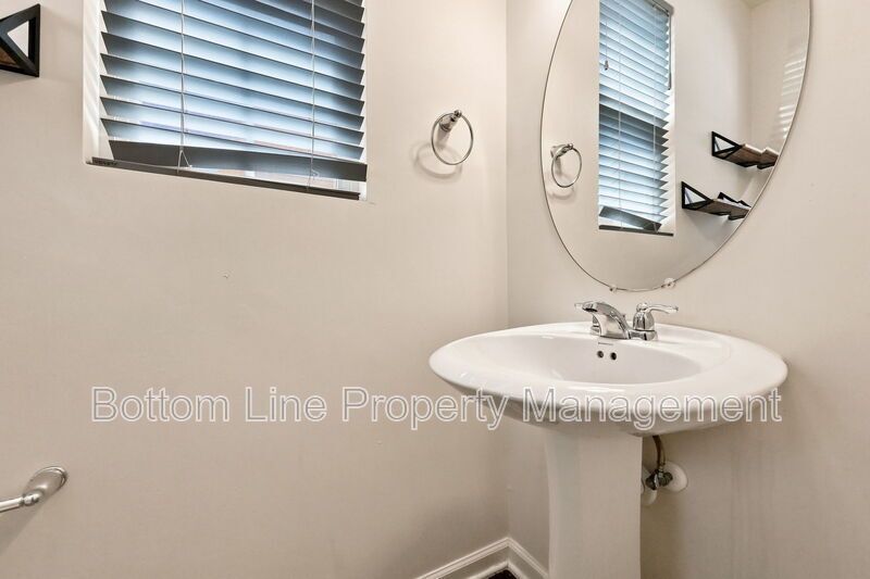 Spacious 3-Bedroom Raleigh Townhome with Screened Porch & 1-Car Garage property image
