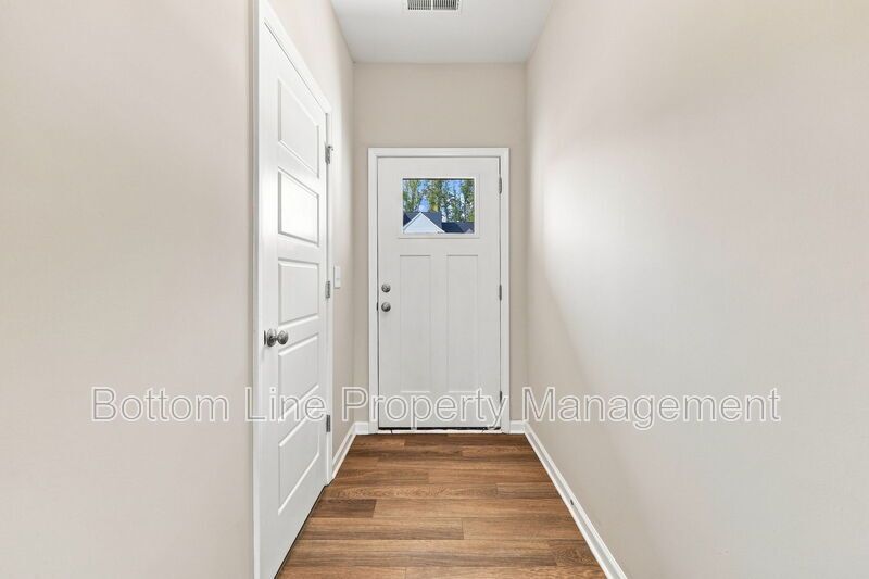 Beautiful 3BR Townhome w/ Garage & Community Pool property image