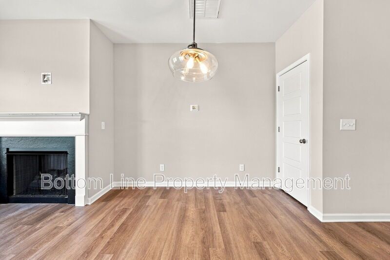 Beautiful 3BR Townhome w/ Garage & Community Pool property image