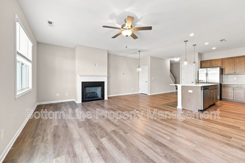 Beautiful 3BR Townhome w/ Garage & Community Pool property image