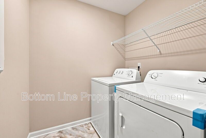 Beautiful 3BR Townhome w/ Garage & Community Pool property image